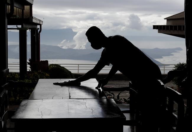 Philippine volcano still 'life threatening' despite lull | iNFOnews.ca