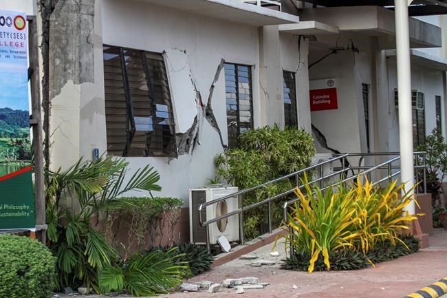 Landslide, building damage from Philippine quake kills 5 | iNFOnews.ca CP1677168070