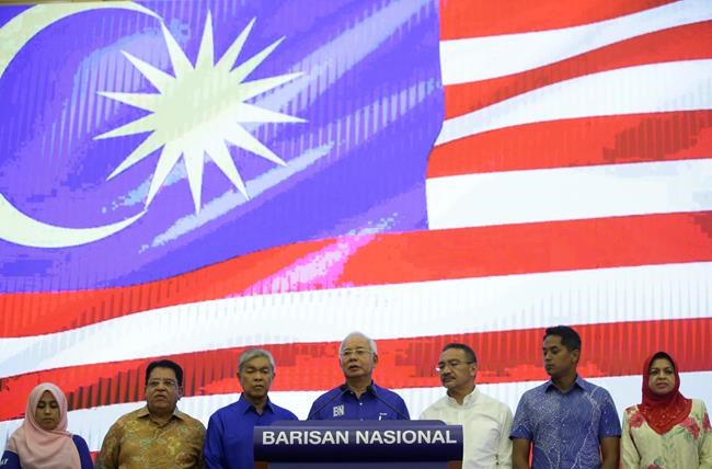 Mahathir Malaysia's leader again after ruling party booted | iNFOnews.ca