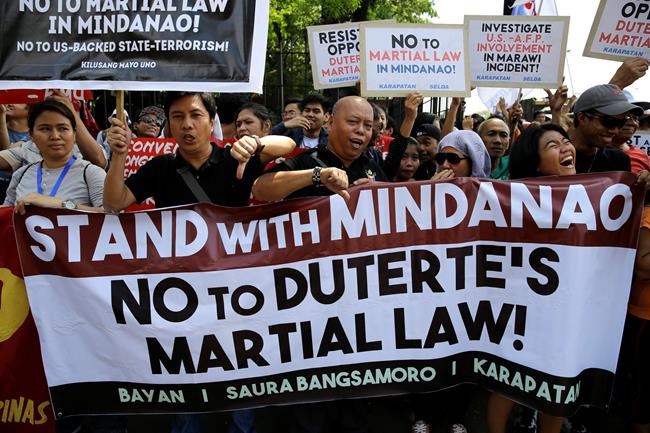 Civilians seek food, water as Philippines siege continues | iNFOnews.ca Civilians seek food, water as Philippines siege continues | iNFOnews.ca