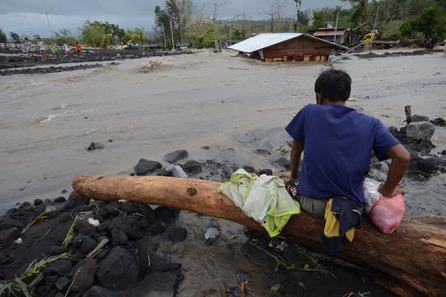 Powerful typhoon lashes Philippines, killing at least 10 | iNFOnews.ca CP934771461