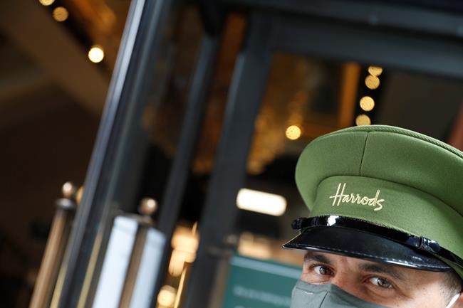 UK to end quarantine for travellers from 'low-risk' countries | iNFOnews.ca