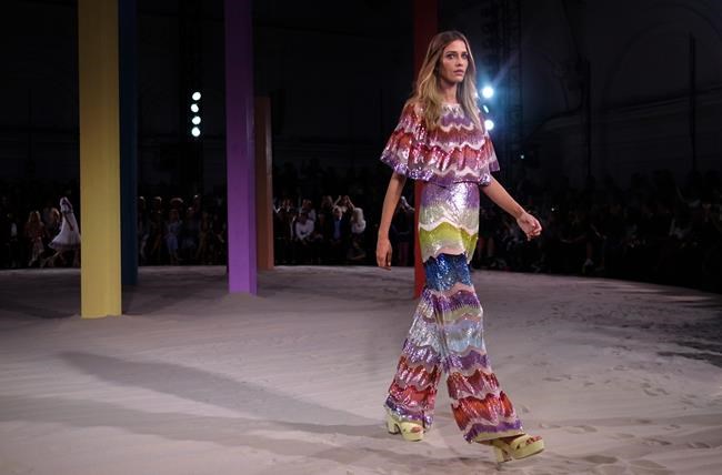 Topshop debuts faster buying at London Fashion Week | iNFOnews.ca