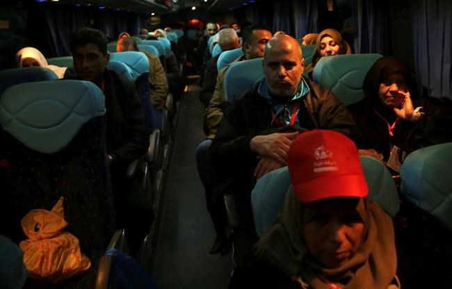 Gazans resume minor pilgrimage after years of Egyptian ban | iNFOnews.ca Gazans resume minor pilgrimage after years of Egyptian ban | iNFOnews.ca