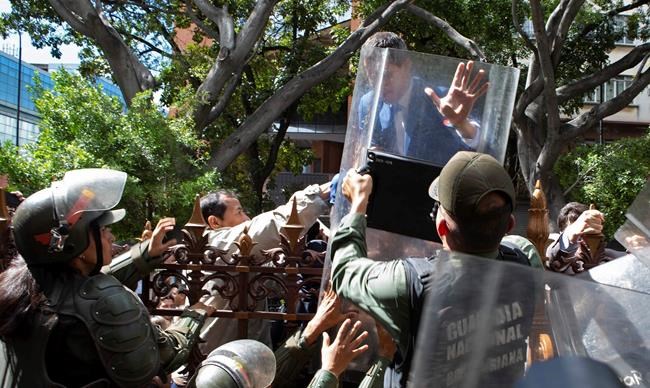 AP Explains: Venezuela crisis deepens with congress takeover | iNFOnews.ca