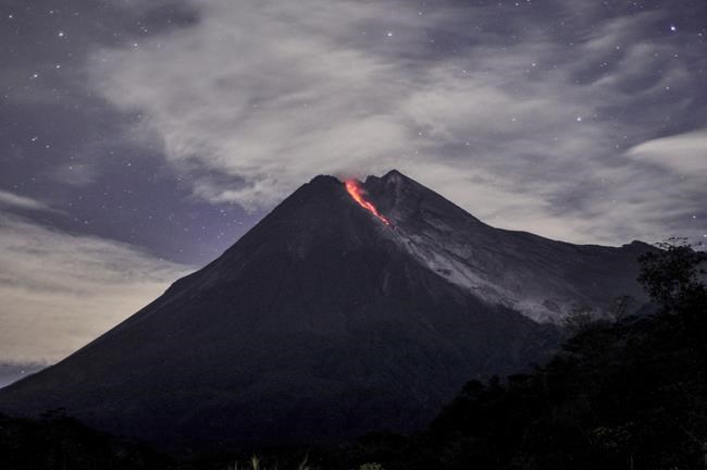 Indonesia's Merapi volcano unleashes river of lava | iNFOnews.ca