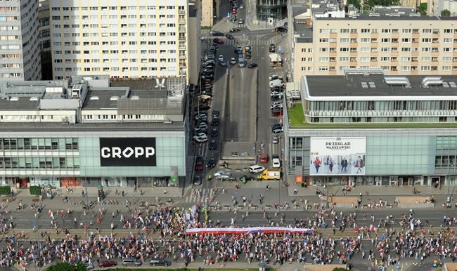 Ex-Polish presidents lead anti-government march in Warsaw | iNFOnews.ca Ex-Polish presidents lead anti-government march in Warsaw | iNFOnews.ca