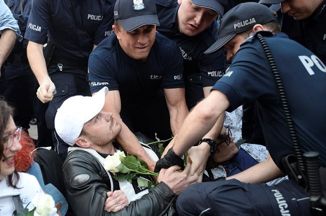 Polish police charge Solidarity activist, other protesters | iNFOnews.ca