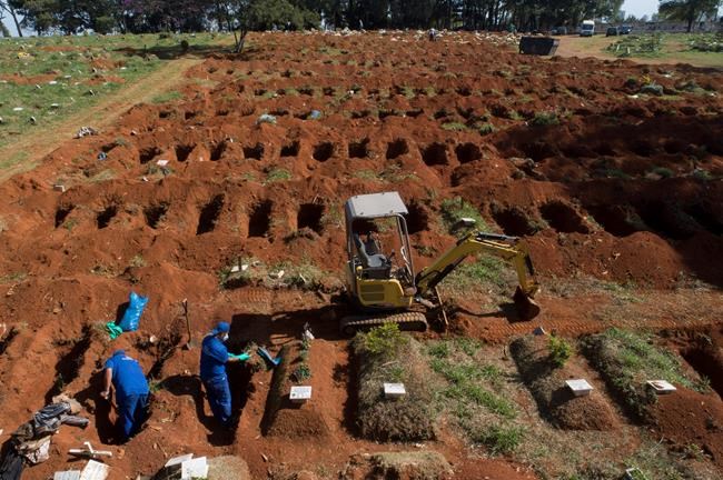 Sao Paulo cemeteries to dig up graves for coronavirus space | iNFOnews.ca
