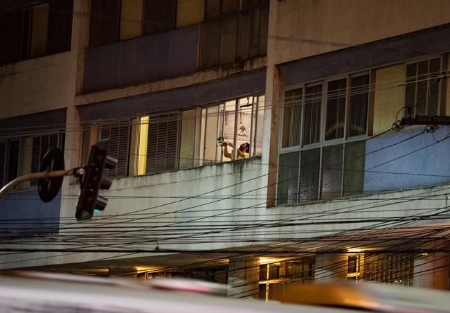 Brazil's Bolsonaro strives to regain leadership amid virus | iNFOnews.ca
