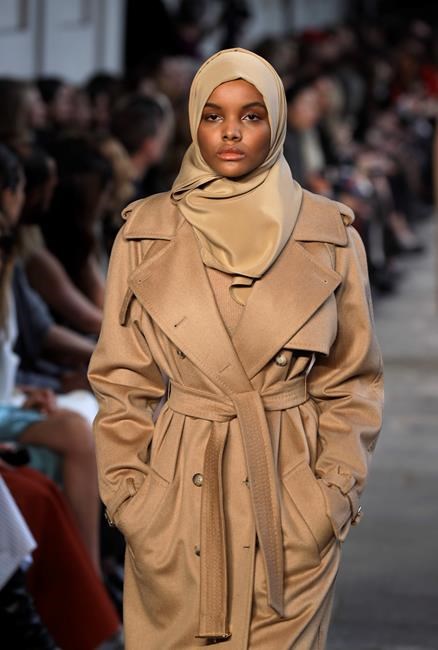 Hijab-wearing Somali-US model takes step back from industry | iNFOnews.ca