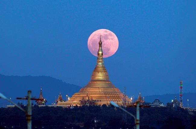 Image of Asia: Supermoon rises behind Myanmar pagoda | iNFOnews.ca
