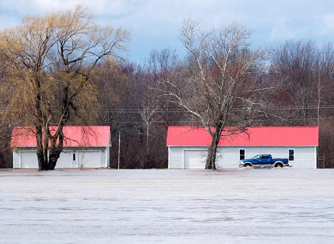 Offices closed in flooded Fredericton, but water levels appear to be stabilizing | iNFOnews.ca