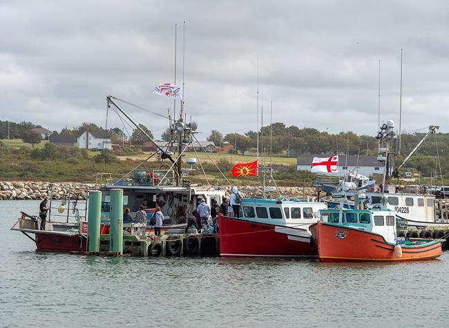 Lobster protests: Nova Scotia RCMP arrest two at wharf in Weymouth | iNFOnews.ca