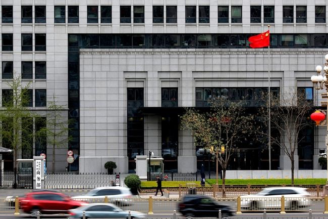 White House sends mixed signals on trade fight; markets dive | iNFOnews.ca White House sends mixed signals on trade fight; markets dive | iNFOnews.ca