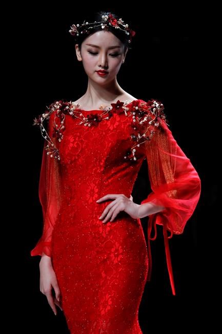 Image of Asia: Wedding dresses at fashion week in Beijing | iNFOnews.ca