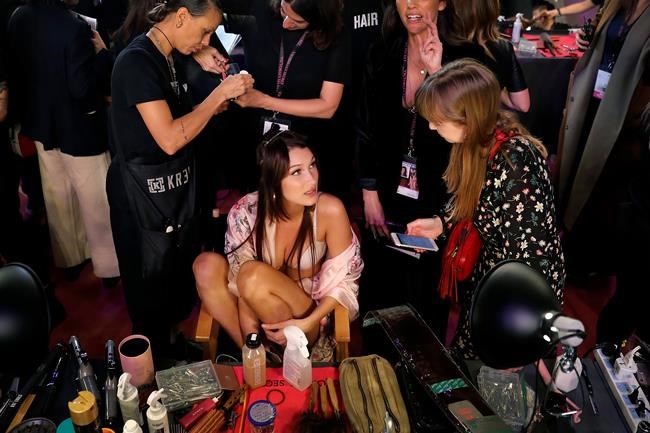 Victoria's Secret China show struts on despite controversy | iNFOnews.ca