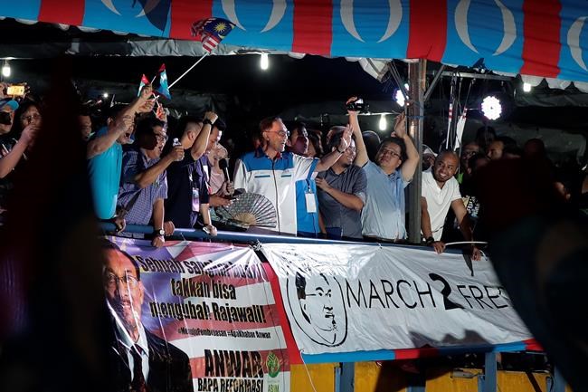 AP Interview: Anwar wants Malaysia to scrap race policies | iNFOnews.ca