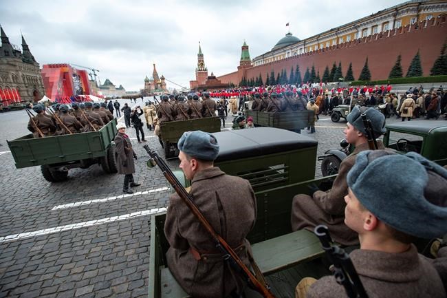 Russia re-enacts legendary World War II parade in Moscow | iNFOnews.ca CP1135151944