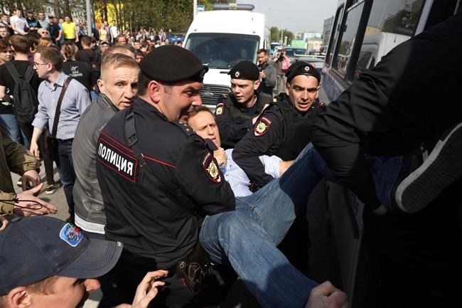 The Latest: Over 1,000 arrested in anti-Putin protests | iNFOnews.ca