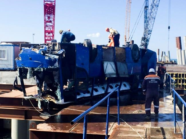Bus drives off a pier in southern Russia, killing 17 workers | iNFOnews.ca