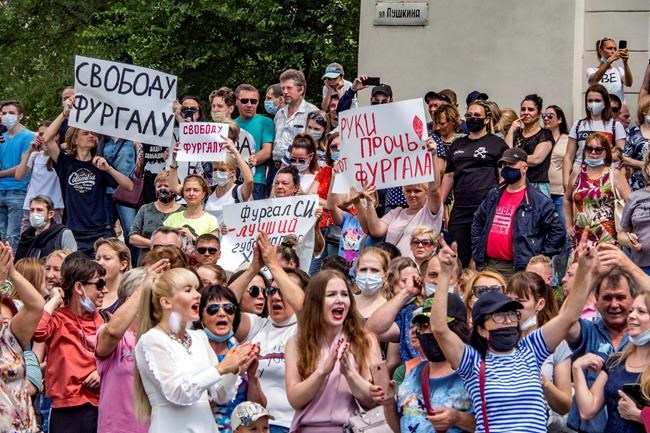 Thousands in Russia's Far East protest governor's jailing | iNFOnews.ca