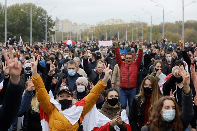 Thousands protest as Belarus leader faces demands deadline | iNFOnews.ca