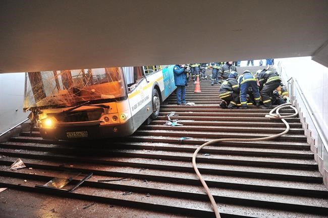 4 killed in Moscow when bus crashes into underground passage | iNFOnews.ca