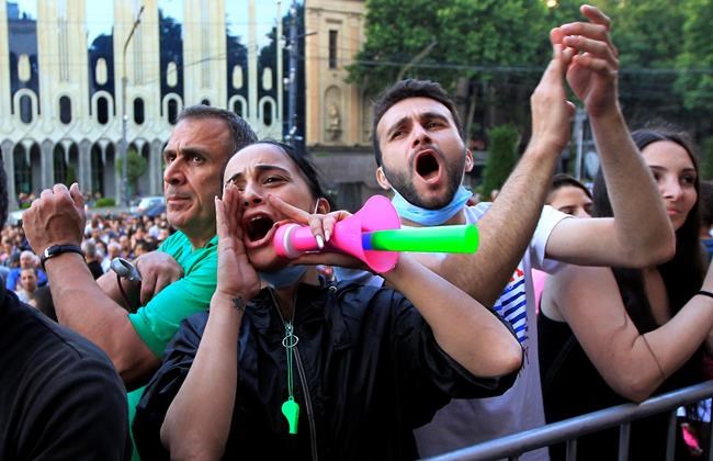 Georgian lawmakers walk out to protest police crackdown | iNFOnews.ca
