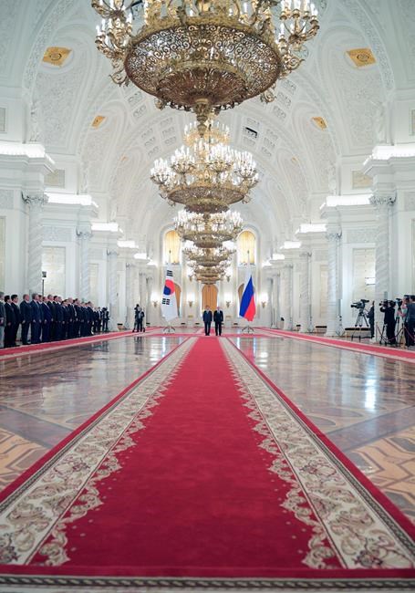 South Korean president in Russia to boost economic ties | iNFOnews.ca