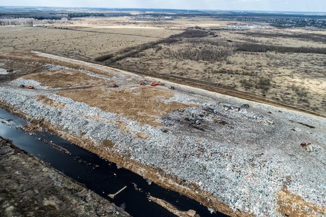 A big stink erupts over landfills ringing Russia's capital | iNFOnews.ca