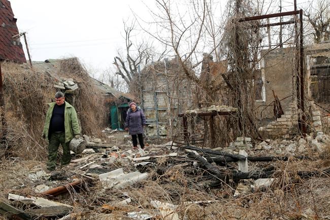Ukraine says 1 soldier killed in east as tensions rise | iNFOnews.ca Ukraine says 1 soldier killed in east as tensions rise | iNFOnews.ca
