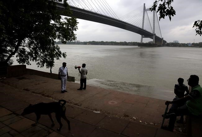 Strong cyclone lashes India, forces 1.2 million from homes | iNFOnews.ca Strong cyclone lashes India, forces 1.2 million from homes | iNFOnews.ca