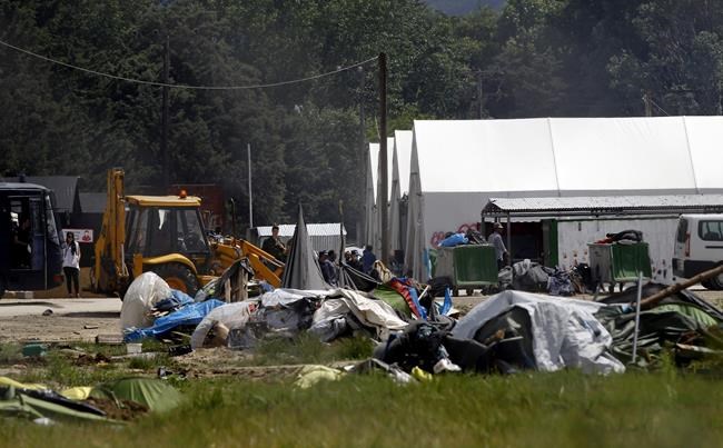Refugees keep moving out of Greece's Idomeni border camp | iNFOnews.ca