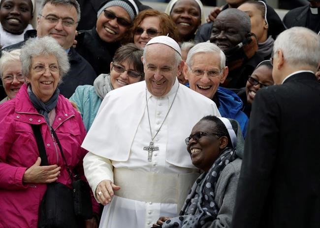 Pope urges foreign media to use power of press to seek truth | iNFOnews.ca CP1701591098