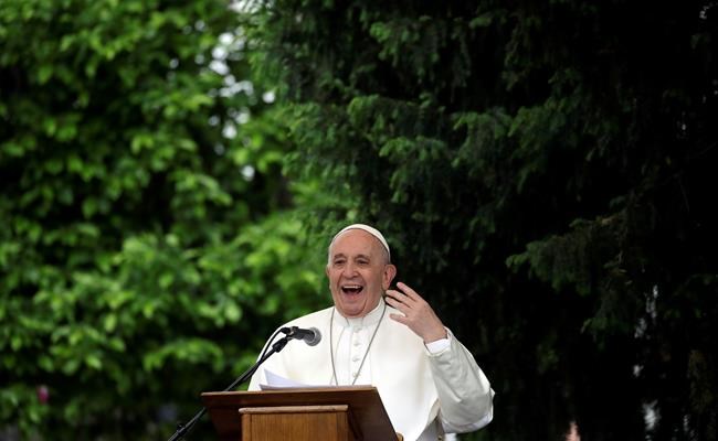 The Latest: Pope hears from married Eastern rite priest | iNFOnews.ca CP441513865