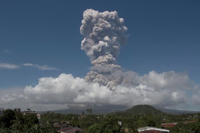 Philippine volcano explodes, villagers flee back to shelters | iNFOnews.ca Philippine volcano explodes, villagers flee back to shelters | iNFOnews.ca