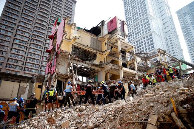 2 killed in collapse of Manila hotel being demolished | iNFOnews.ca