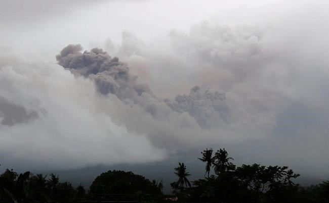 Lava flowing from Philippine volcano, thousands evacuated | iNFOnews.ca