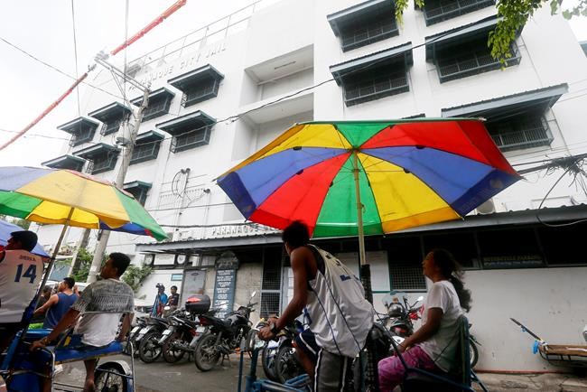 Blast, gunfire, rock Philippine jail, leaving 10 dead | iNFOnews.ca