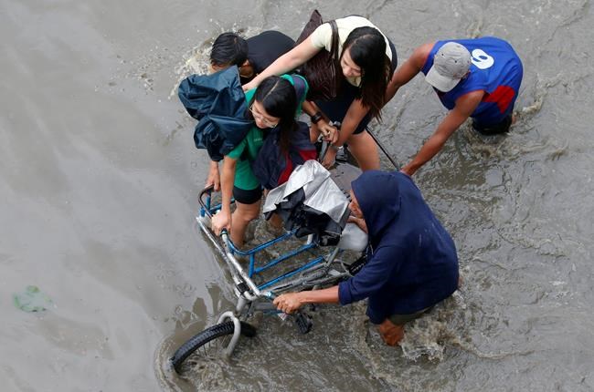 4 dead, 6 missing in floods and landslides in Philippines | iNFOnews.ca