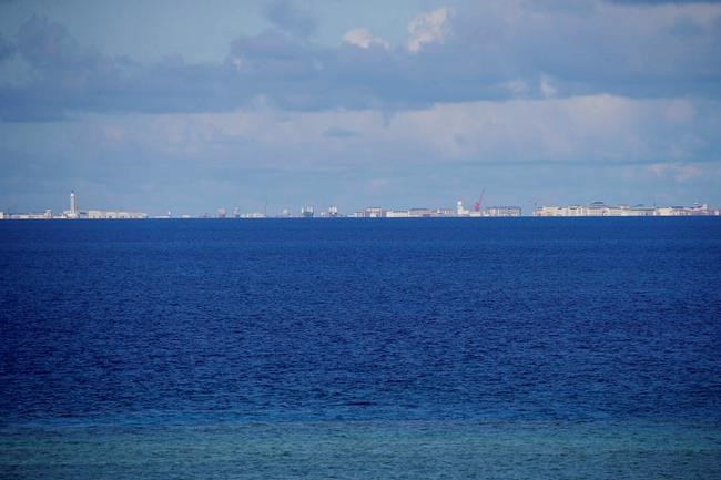 China tries to drive away planes with top Filipino officials | iNFOnews.ca
