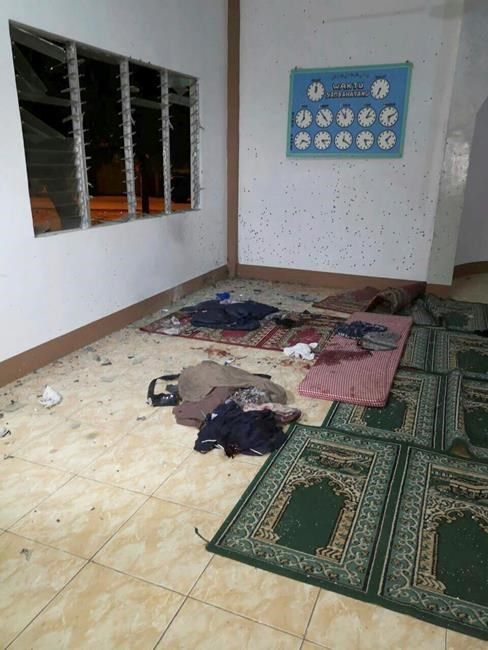 Grenade thrown into Philippine mosque kills 2 Islam teachers | iNFOnews.ca