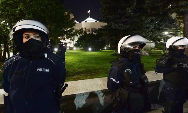 Poland: New protests as PM urges restraint amid virus spike | iNFOnews.ca Poland: New protests as PM urges restraint amid virus spike | iNFOnews.ca
