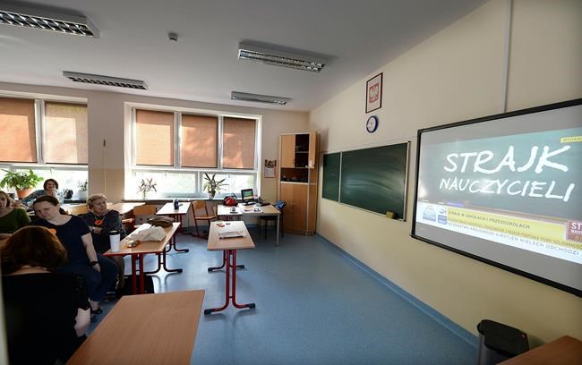 School exams given in Poland as teachers' strike drags on | iNFOnews.ca