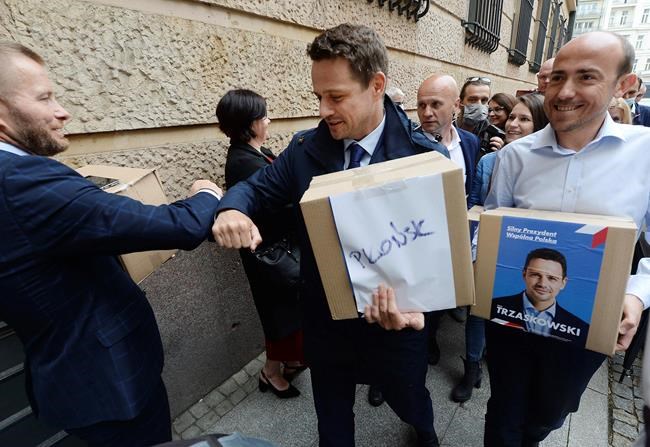 Polish presidential candidates make last appeals to voters | iNFOnews.ca Polish presidential candidates make last appeals to voters | iNFOnews.ca