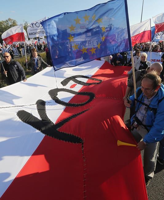 Thousands march in latest anti-govt protest in Poland | iNFOnews.ca