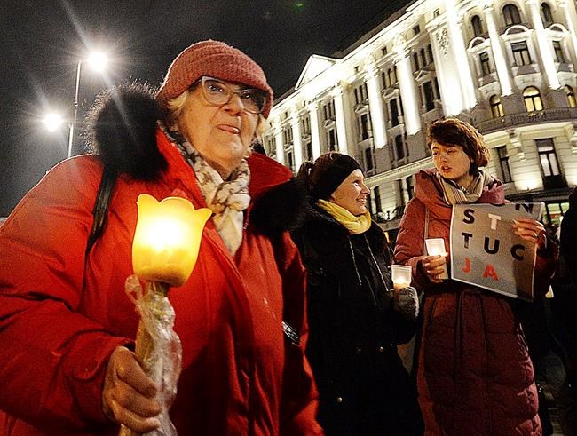Poles protest against new laws on judiciary | iNFOnews.ca