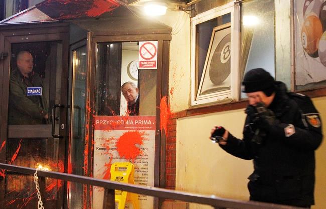 Abortion protesters throw red paint at Polish party building | iNFOnews.ca