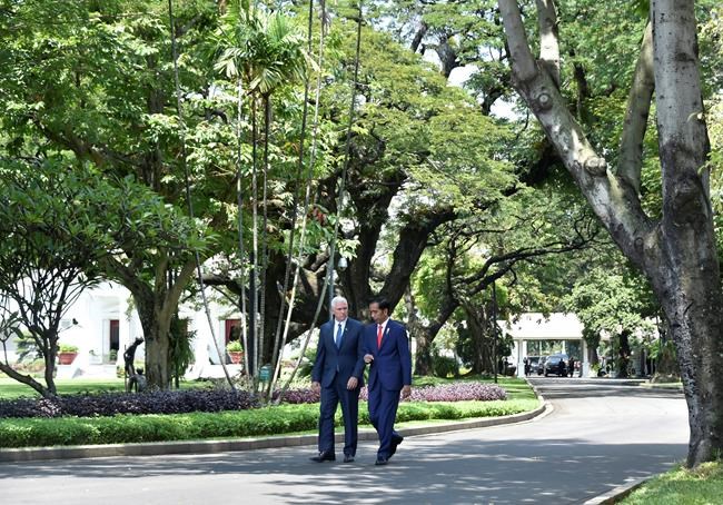 The Latest: US, Indonesia companies sign investment deals | iNFOnews.ca The Latest: US, Indonesia companies sign investment deals | iNFOnews.ca